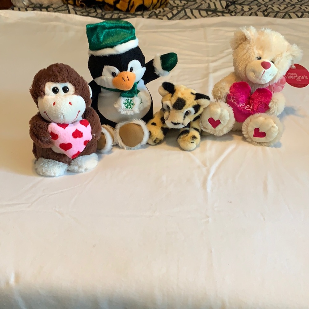 Set of 4 small stuffed animals